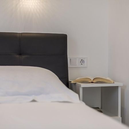 Apartments Biserka Bol Eksteriør billede